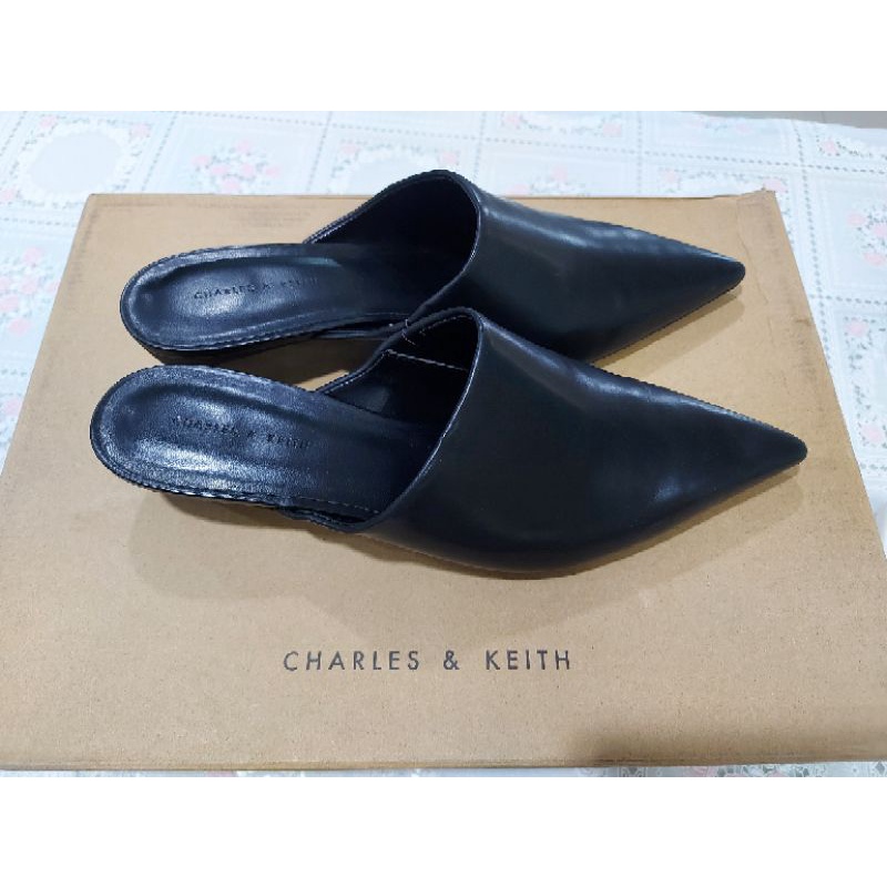 รองเท้า charles& keith