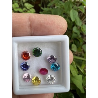 พลอย เพชรรัสเซีย DIAMOND นพเก้า มี 9 สี เกรด อย่างดี. รูปกลม 4 มิล. CZ 9 colored Stones (4mm)ไม่ใช่งาน งาน กระจก