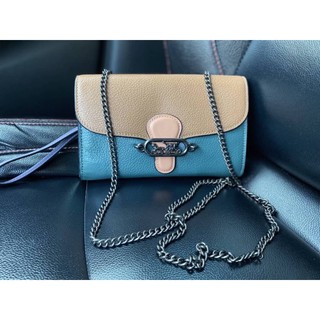 Crossbody ทรงสวยเก๋ มาพร้อมสายโซ่ สายถอดได้ เป็นครัชได้