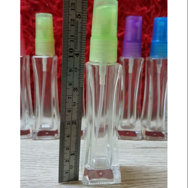 ขวดแก้วรูปหอคอยใสฝาพลาสติกขนาด 25 ml ใบละ 15บาท