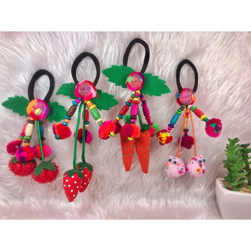 ยางรัดผมผลไม้ ของฝากเชียงใหม่ แบบพื้นบ้านชาวเขาพื้นเมือง ตกแต่งห้อยปอมๆ