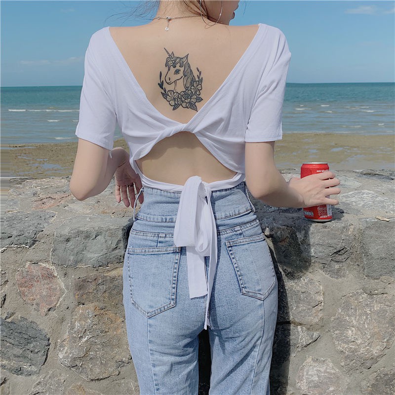 พร้อมส่ง เสื้อครอปแขนสั้น ผูกโบว์โชว์หลังผ้านิ่ม