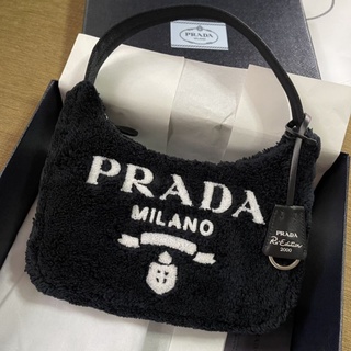 New Prada mini borsa in spugna Re-edition 2000