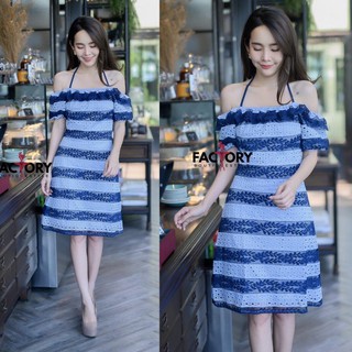 Factory Dress ปาดไหล่ ไล่สี ช่วงอกใส่เปิดแขนหรือปิดแขนได้ค่า สามารถผูกโบว์หน้าหรือคล้องคอ.