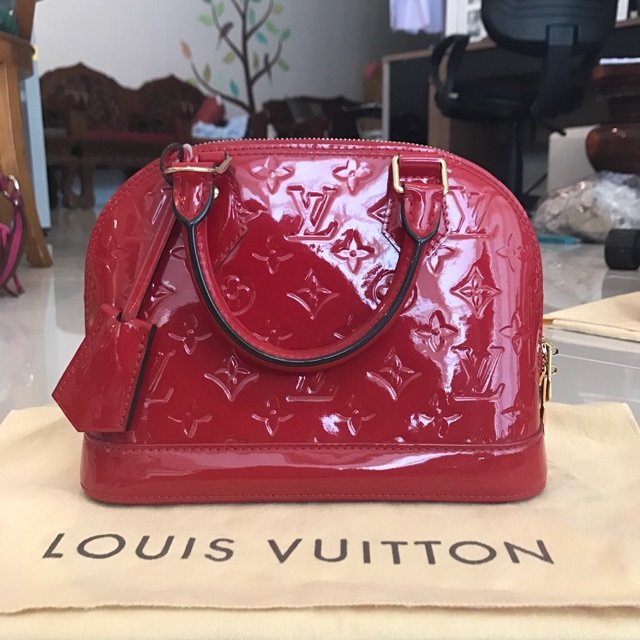 ❌❌❌sold❌❌❌(มีสองสีนะคะ)Louis Vuitton Alma BB Vernis Pomme'd mour RED