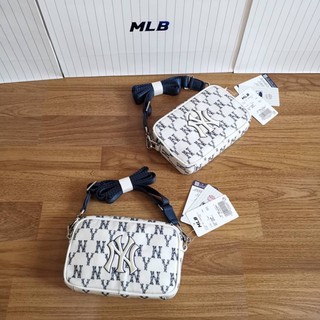 MLB monogram crayon mini cross bag กระเป๋าสะพายข้างสีขาวน้ำเงิน 🤍💙 Size: H11.5*L18*W4 cm.