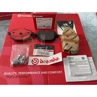 P06 064C ผ้าเบรก-R-แท้ BREMBO รุ่น Ceramic : BMW ซีรี่ส์ 5 (F10) 520d 520i 530d (F11) 525d 528i 530d 10-&gt; การันตีคุณภ...