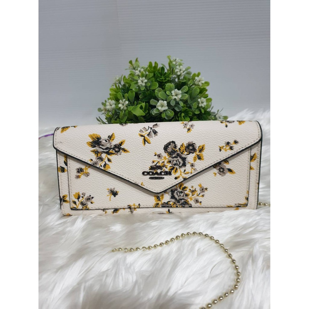 กระเป๋าสตางค์ 2 พับ COACH Soft Wallet With Floral Bundle Print F59512
