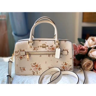 พร้อมส่งหมอนคอลใหม่แล้วจ้า  ROWAN SATCHEL WITH ROSE BOUQUET PRINT COACH coach91604)