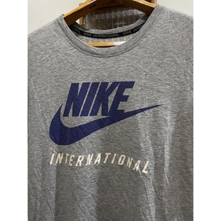 เสื้อยืดผ้าฝ้ายพิมพ์ลายแฟชั่นเสื้อยืดมือสอง NIKE INTERNATIONAL Size M มือ2