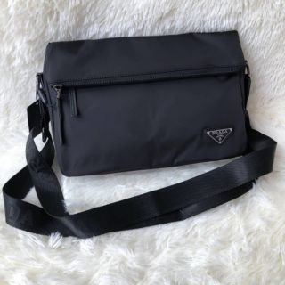 กระเป๋าพรีเมียมกิ๊ฟจากแบรนด์ PRADA Shoulder bag