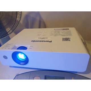 Panasonic Projector โปรเจคเตอร์ พานาโซนิค รุ่น PT-LB300 พร้อมกระเป่าและสายต่อค่ะ