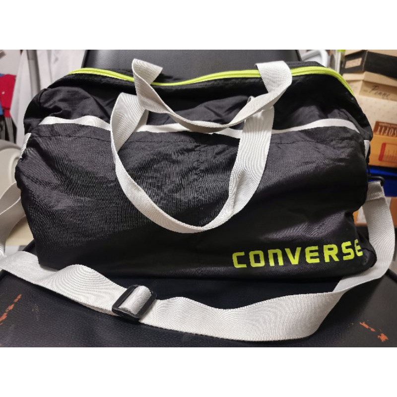 กระเป๋า สะพาย เดินทาง Converse  แบรนด์​แท้​มือสอง​ขนาด ขนาด 24"*17"*7"