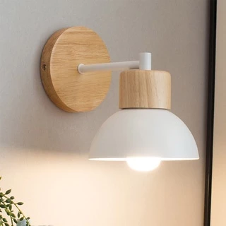 Nordic ไม้โคมไฟข้างเตียง Modern Wall Sconce สำหรับห้องนอนอ่านโคมไฟสีขาวพวงมาลัยหัว E27บ้าน