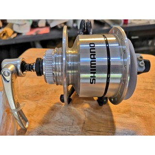 ดุมปั่นไฟ Shimano DH-3D72 36H Silver