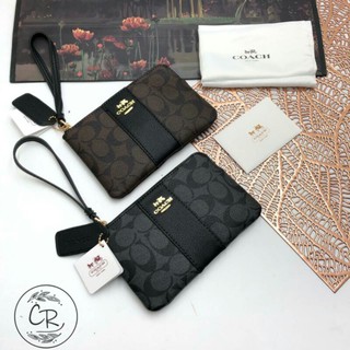 กระเป๋าคล้องมือสไตล์โค้ชCoach Small Wristletขนาด 6 นิ้วเกรดพรีเมี่ยม
ราคา 270 บาท