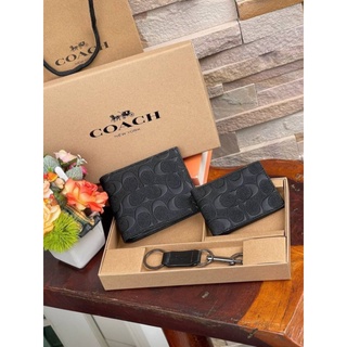 📮@1,140.-🔥🔥DISCOUNT 7 % +📍 (ส่งฟรี EMS)🔥🔥💯COACH BOXED 3-IN-1 WALLET GIFT SET IN SIGNATURE