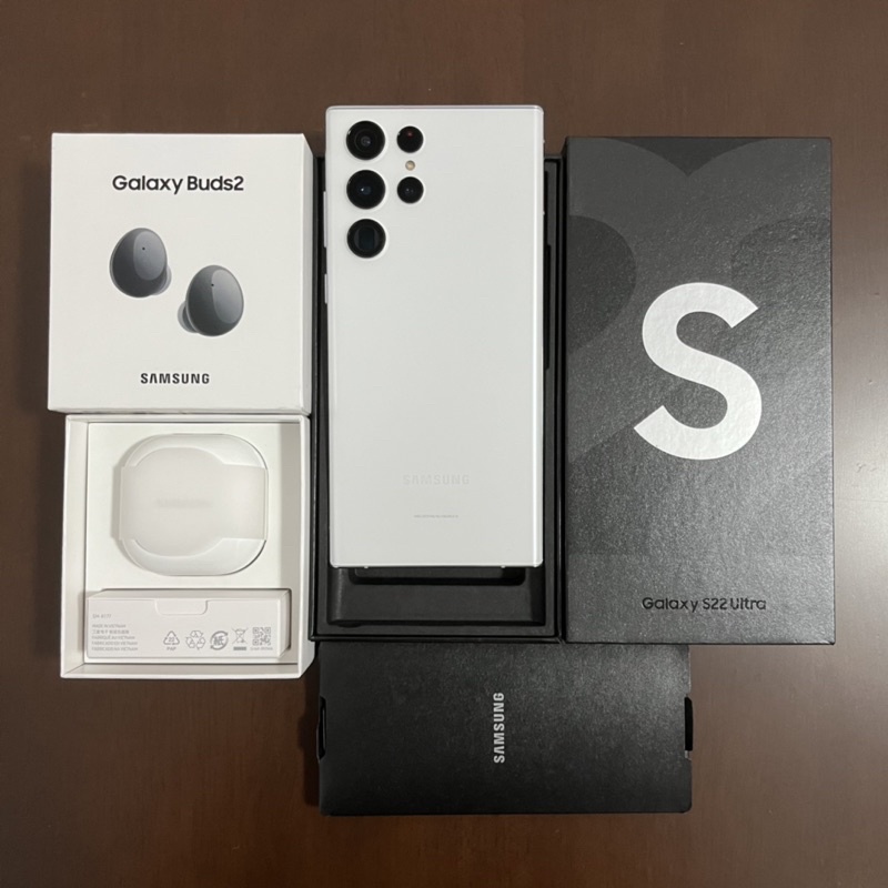 Samsung Galaxy S22 Ultra มือสอง Ram 8 / Rom 128 แถม Galaxy Buds 2