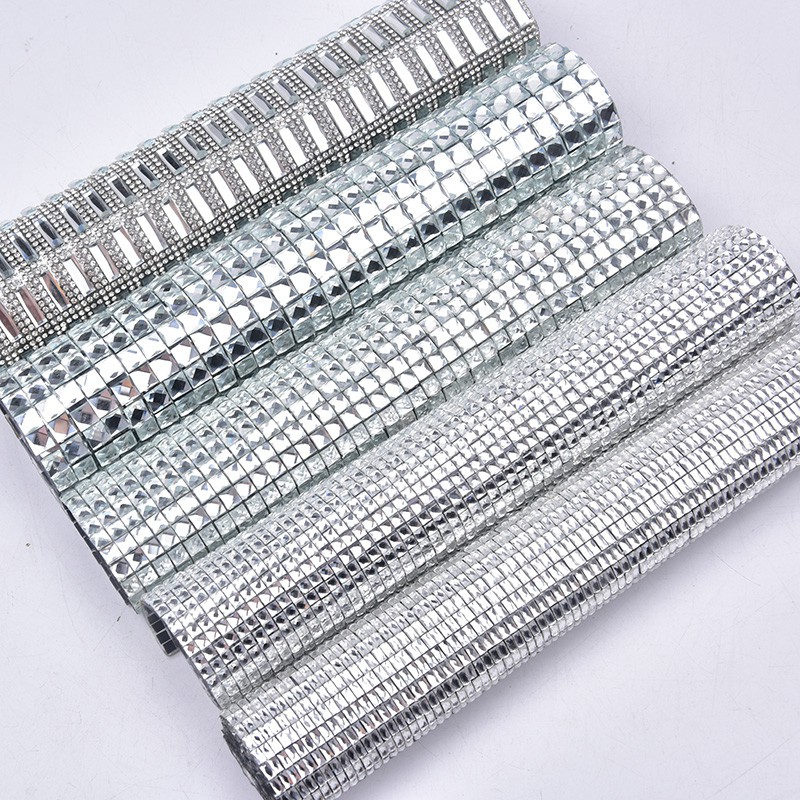 สติกเกอร์กระจกคริสตัลประดับเพชร 24x40 ซม. สำหรับตกแต่งภายในรถยนต์ ติดเองง่ายๆ