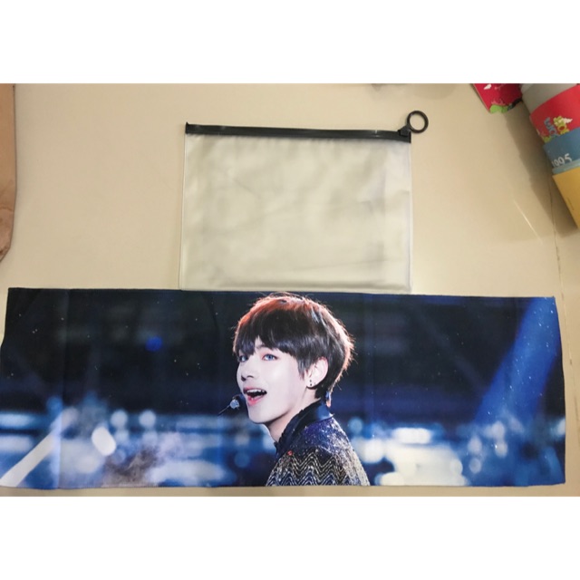 SLOGAN MAXLIGHT WINTERGAN BTS V TAEHYUNG