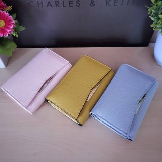 CHARLES&amp;KEITH CLASSIC ZIP MINI WALLET 
Best seller กระเป๋าสตางค์ใบสั้น