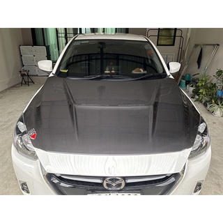 ฝากระโปรงคาร์บอน สำหรับ Mazda2 sky