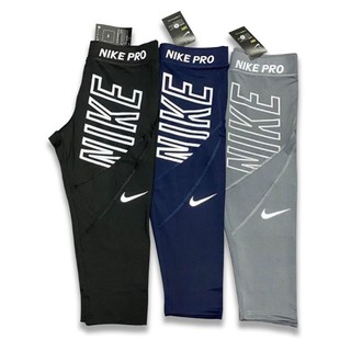 Nike Pro Leggings ขาสี่ส่วน