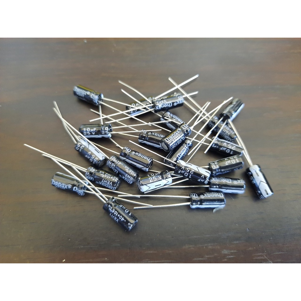 คาปาซิเตอร์ ตัวเก็บประจุ 10uF 25V/50V จำนวน 3 ตัว/แพ็ค