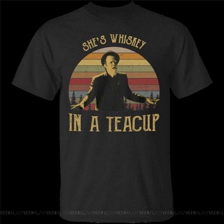 [S-5XL] เสื้อยืดลําลอง แขนสั้น พิมพ์ลาย Tom Waits Shes Whiskey In A Teacup G200 สีดํา สไตล์วินเทจ สําหรับผู้ชาย JEgbbk1