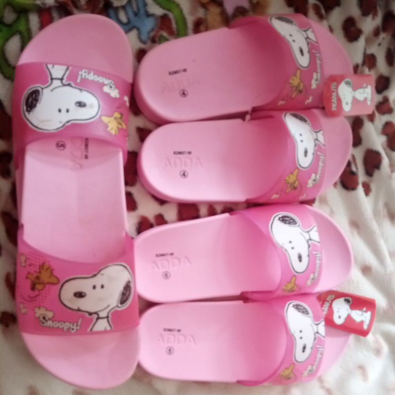 รองเท้าแบบสวมแตะ ลายSnooppyน่ารัก