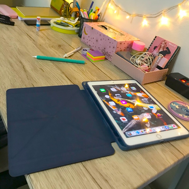890เหลือ669!!! เคสipad 2018 9.7 Applesheepแท้ มีที่ใส่ปากกา case the new ipad Origami Navy Blue