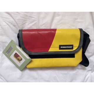 New freitag Hawaii five-o สีเหลือว แดง ผ้าหนา สวย  สีชัดสุด