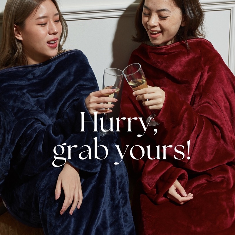 [  มีโค้ดส่วนลด] Mollisblanket ผ้าห่มมีแขนสีแดง Premium Burgundy