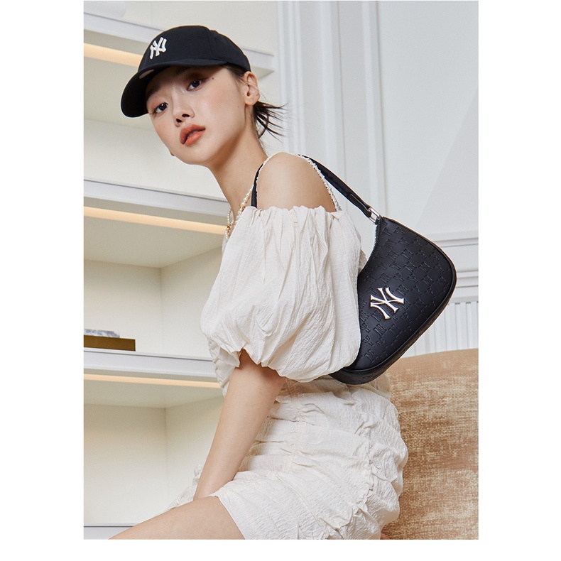 MLB พร้อมส่ง ของแท้ กระเป๋าMLB MONOGRAM EMBOSSED HOBO BAG กระเป๋าถือNY ...