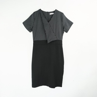 Lady Plus เดรสลายจุดตัดต่อเอวกระโปรงสีพื้น | Polka Dot Dress with Contrast Skirt ชุดเดรสทำงาน สีดำ by Dress Code