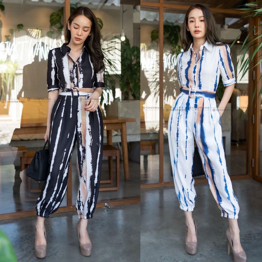 Code no:2010014425-Vshop จั๊มสูทคอปก ทรงหมีลายกราฟฟิคสาดสี ทรงสวยเป๊ะ ผ้าเนื้อดีมากๆค่ะ มีน้ำหนัก ใส่สบาย