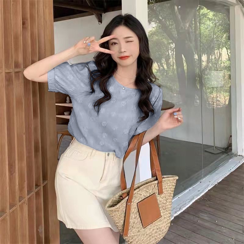 Monday2020 เสื้อผญแฟชั่น2022 🌼ใหม่เสื้อคอกลม แขนตุ๊กตา 🧸เสื้อเชิ้ตลายดอกไม้ 🌼 ทรงหลวม🌷 ใส่กับกระโปรงหรือกางเกงก็สวยหมด🌟 - รูปที่ 3