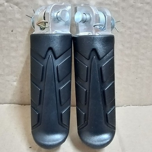 พักเท้า ด้านหน้า (มีเนียม) MSX 125, CBR 250-I # ขายเป็นคู่ # HMA Brand # 4300-092-00
