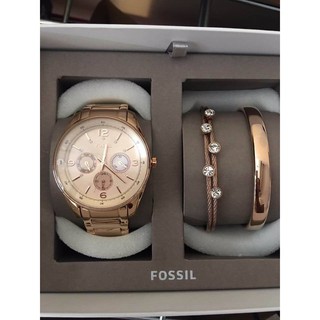 นาฬิกาข้อมือ Fossil ของแท้💯 ราคานี้ยกเซตเลยค่ะ เรือนสุดท้าย