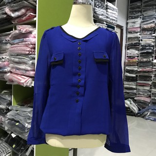 เสื้อแฟชั่น คอวี แขนยาว แต่งกระดุม สีน้ำเงิน 7740 น้ำเงิน