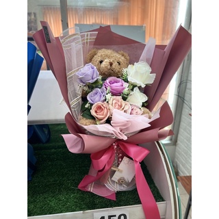ช่อดอกไม้ตุ๊กตามอบแสดงความยินดีในโอกาสต่างๆ เรีบบ  หรูดูดี เมื่อสั่งซื้อจัดให้ใหม่ช่อต่อช่อ สวยมากไม่ซ้ำแบบใคร