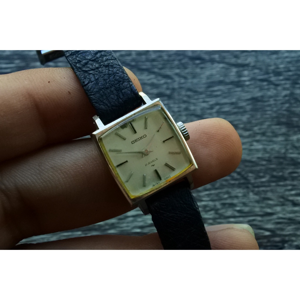 นาฬิกา Vintage มือสองญี่ปุ่น SEIKO 21J ระบบ ไขลาน ผู้หญิง ทรงสี่เหลี่ยม กรอบเงิน หน้าขาว หน้าปัด 20mm
