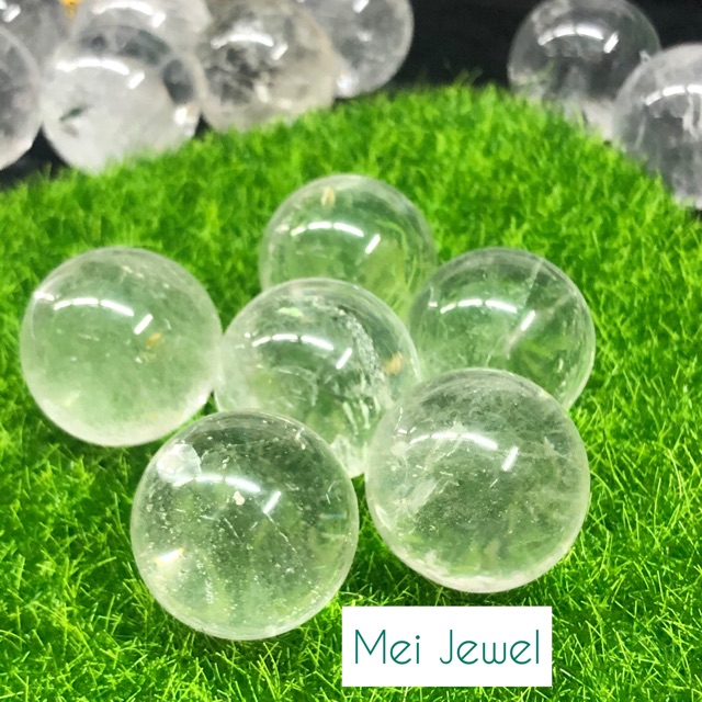 ควอตซ์(Quartz)หรือ หินจุยเจีย มี26มิน ถึง 32มิน เป็นหินแท้รับประกันได้คะ