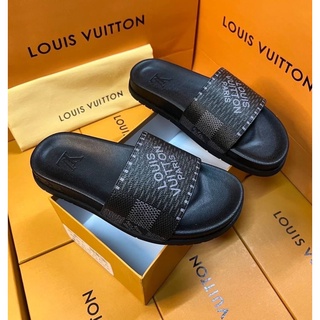 รองเท้าแตะแบบสวมหนังแท้ LOUIS VUITTON MENS SANDALS ]  พร้อมส่งค่ะ 🛍อุปกรณ์ครบ มีขนาด 38-45"