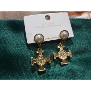 ต่างหูแฟชั่นสีทอง ลาย tory burch