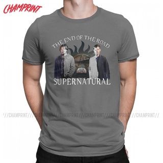 ใหม่ เสื้อยืดคอกลม แขนสั้น ผ้าฝ้าย 100% พิมพ์ลาย Supernatural End Of The Road สไตล์เรโทร สําหรับผู้ชาย และผู้หญิงS-5XL