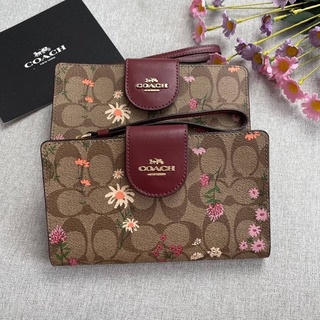 👑ผ่อน0%~แท้100%👑 กระเป๋าสตางค์ COACH C8729 TECH WALLET IN SIGNATURE CANVAS WITH WILDFLOWER PRINT