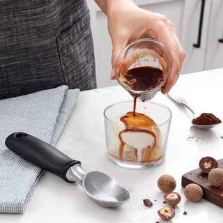 OXO ถ้วยตวงขนาดเล็ก รุ่นญีปุ่น l Angled Measuring Cup 60 ml - JP ของแท้ 100%