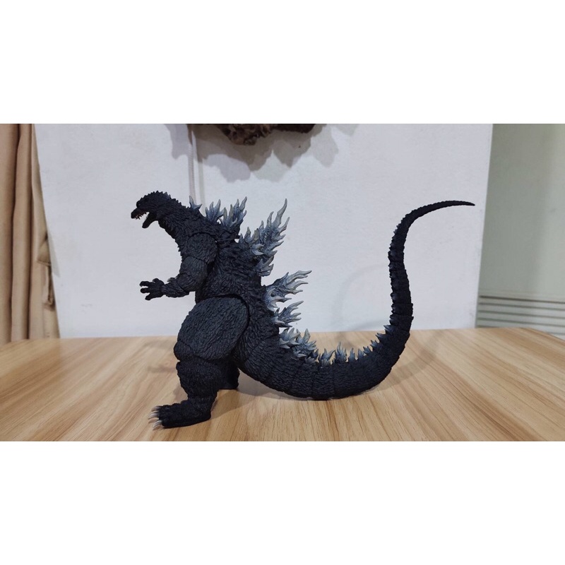Use like new!!sh monsterart godzilla 2002 จากหนัง godzilla x machagodzilla(โชว์อย่างเดียว)
