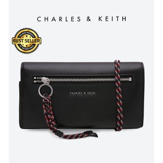 กระเป๋า CHARLES&amp;KEITH รุ่น CK6-10840111 เป็นทั้งกระเป๋าสตางค์ กระเป๋าคัส กระเป๋าสะพาย คุ้มค่าสวยงาม